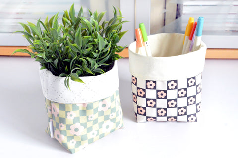 Green, Black & White Checker Floral Plant Pot