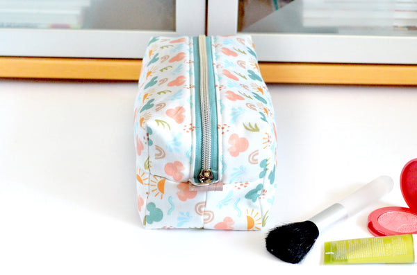 White Summer Mouse Boxy Toiletry Bag