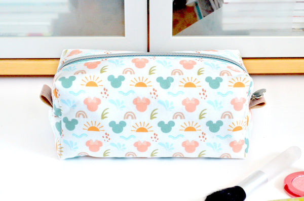 White Summer Mouse Boxy Toiletry Bag