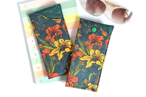 Sask Prairie Lily Glasses Case