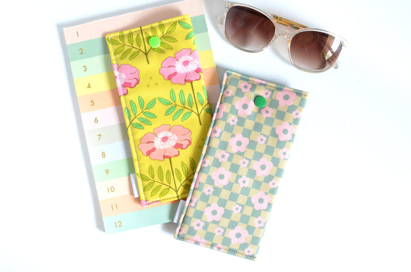 Green Retro Floral Glasses Case