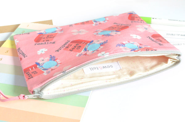 Small Sweary Pouch - Pink "I'm Reading"