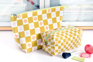 Green Daisy Checker - Jumbo & Boxy Toiletry Bags