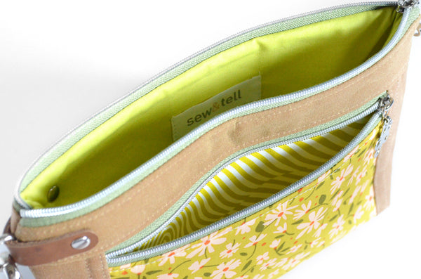 Green Meadow Double-Zip Wristlet