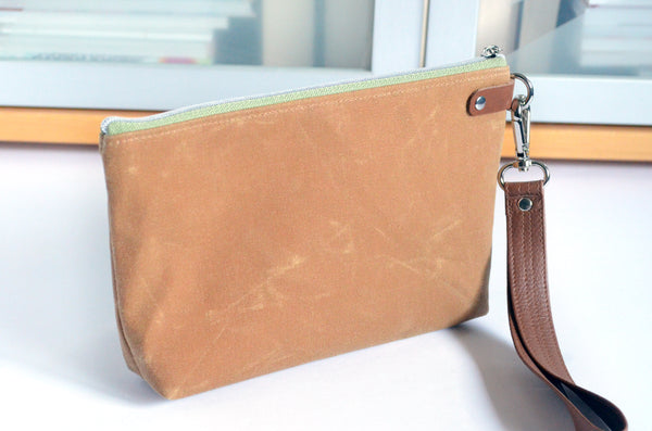 Green Meadow Double-Zip Wristlet