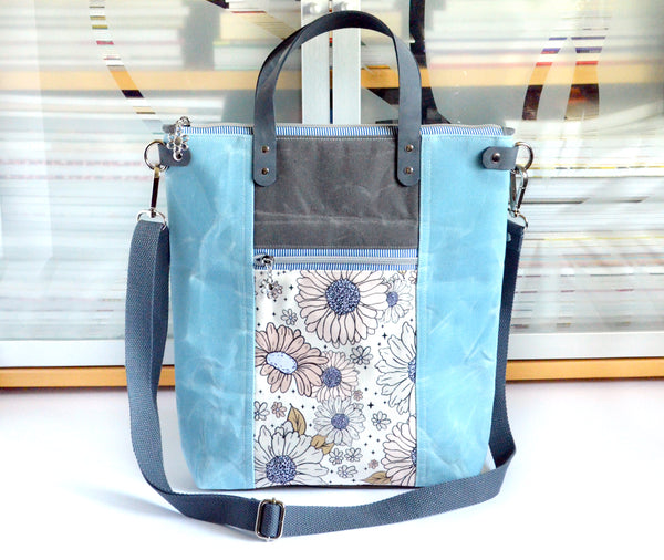 Light Blue Daisy Crossbody Tote Bag