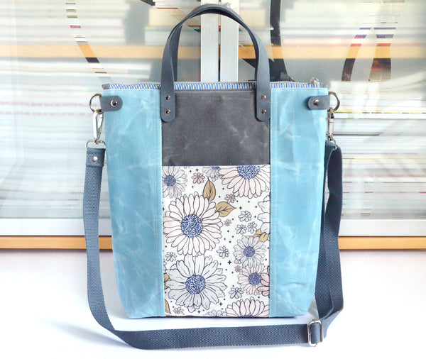 Light Blue Daisy Crossbody Tote Bag